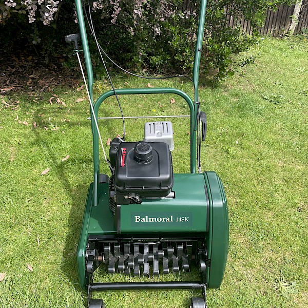 ATCO Balmoral 14sk Cylinder Lawn Mower Gallery Image