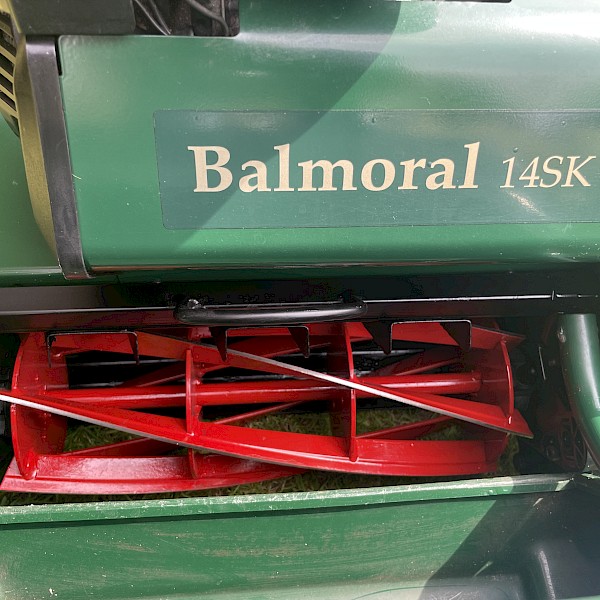 ATCO Balmoral 14sk Cylinder Lawn Mower Gallery Image