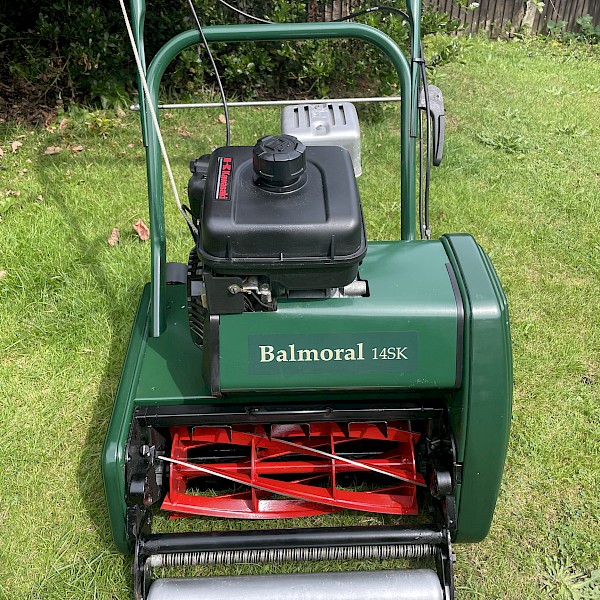 ATCO Balmoral 14sk Cylinder Lawn Mower Gallery Image