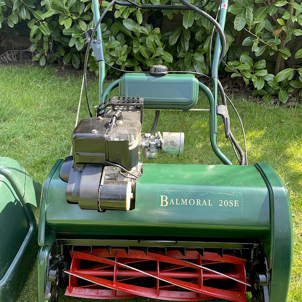 ATCO Balmoral 20SE Cylinder Lawn Mower Gallery Image