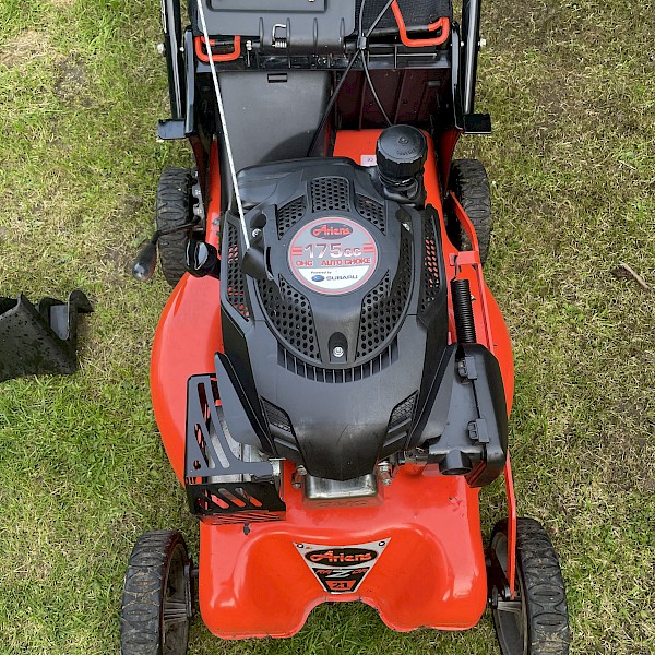 Ariens Razor 21  Self Propelled Petrol Lawn Mower Gallery Image