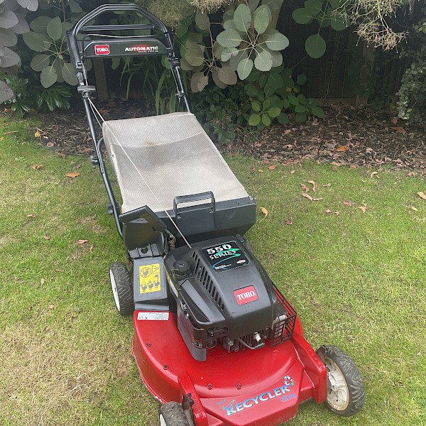 Toro Recycler 21” self propelled lawn mower Gallery Image