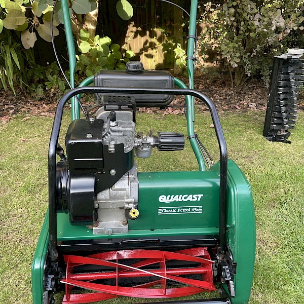 Qualcast 43s with Scarifying cassette Gallery Image