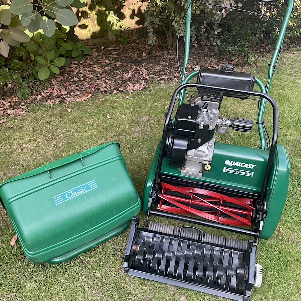 Qualcast 43s with Scarifying cassette Gallery Image