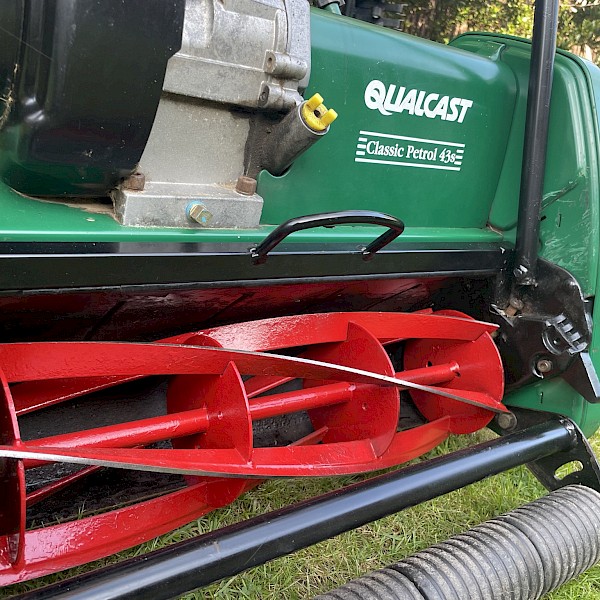 Qualcast 43s with Scarifying cassette Gallery Image