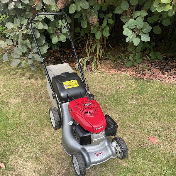 Honda Izy 16 Leigh Mowers