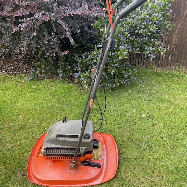 Flymo Hover Mower Gallery Image