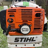 Stihl BR380 Backpack leaf blower Gallery Image Thumbnail