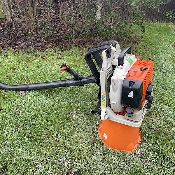 Stihl BR380 Backpack leaf blower Gallery Image