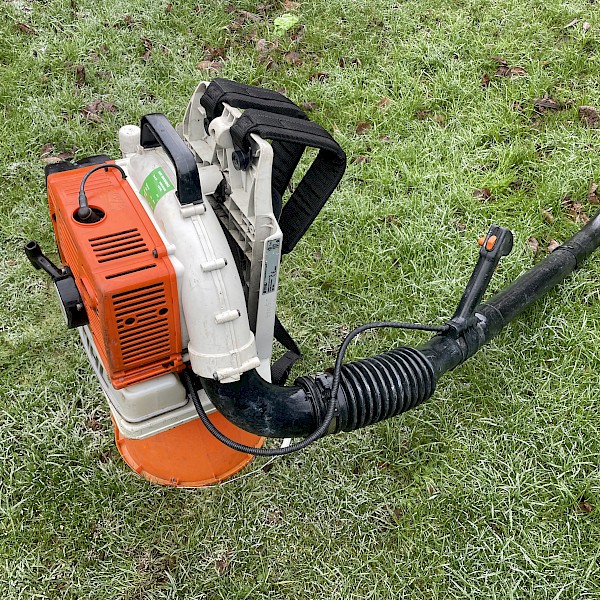 Stihl BR380 Backpack leaf blower Gallery Image