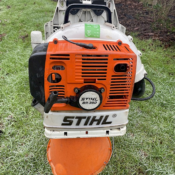 Stihl BR380 Backpack leaf blower Gallery Image