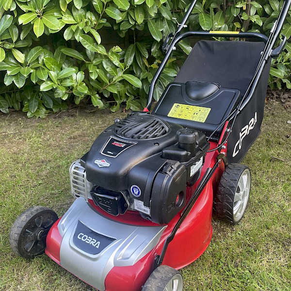 Cobra self propelled petrol lawn mower Gallery Image