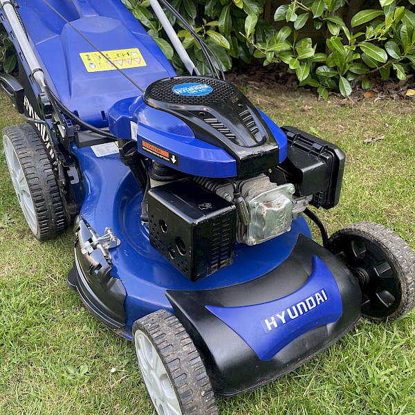 Hyundai 20” electric start Gallery Image