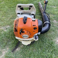 Stihl BR200 leaf blower Gallery Image Thumbnail