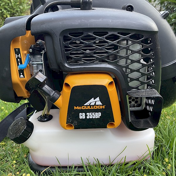 McCulloch leaf blower Gallery Image