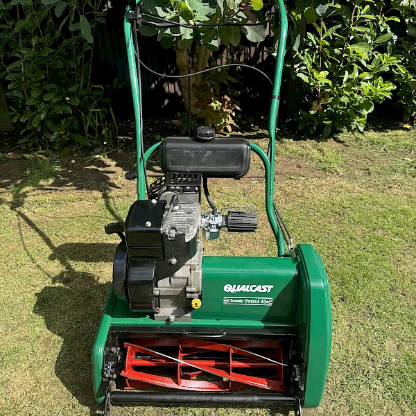 Qualcast 43s cylinder mower Gallery Image