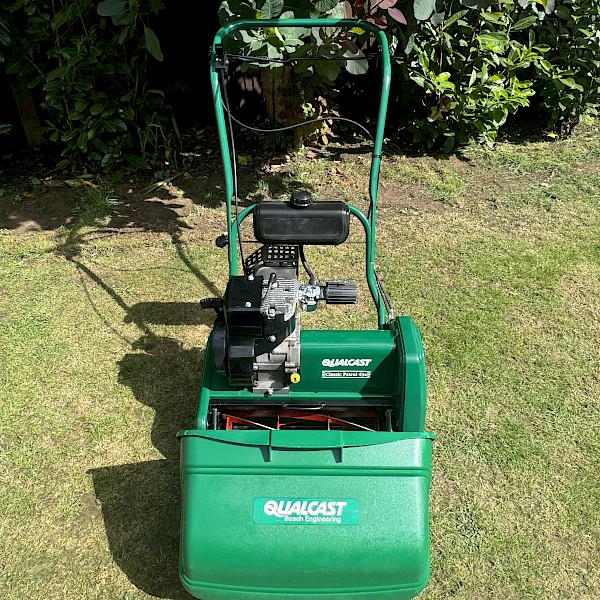 Qualcast 43s cylinder mower Gallery Image