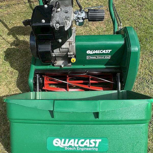 Qualcast 43s cylinder mower Gallery Image