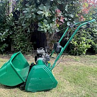 Qualcast 43s cylinder mower Gallery Image Thumbnail