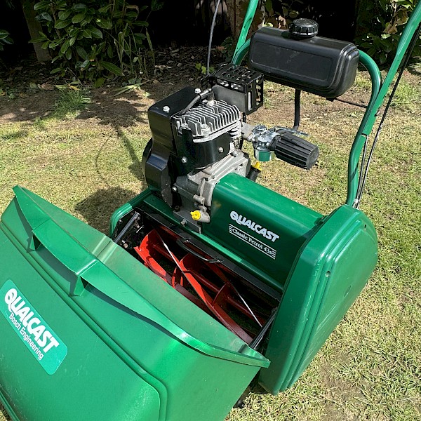 Qualcast 43s cylinder mower Gallery Image